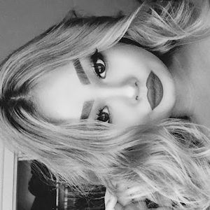 Meet your Posher, Katelyn